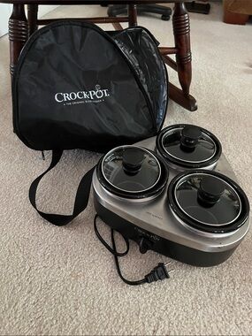 Crock-Pot Little Dippers Triple Slow Cooker with carrying case - Like New